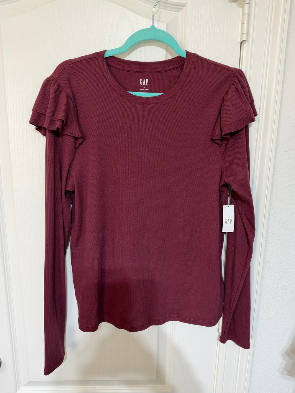 GAP Women's Ruffle Shoulder Long Sleeve Top - Wine
